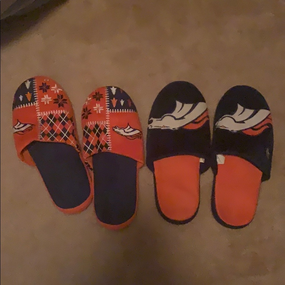 Broncos Slippers Set